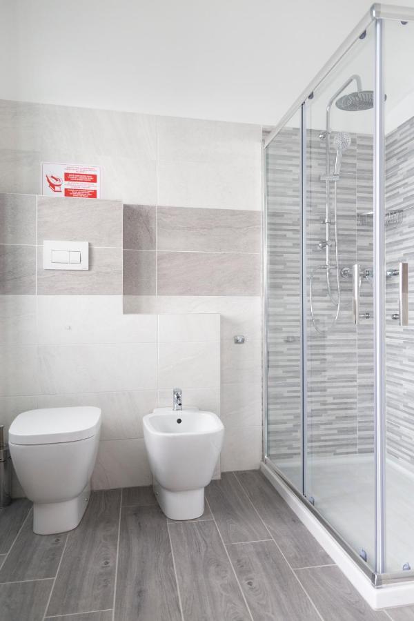 Gray Pearl - Modern Apartment In City Center Arona Exterior photo
